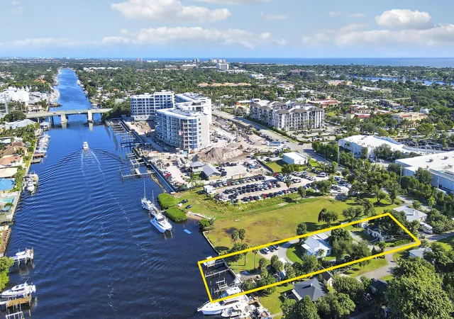 14th image of 2031 Melody Ln, North Palm Beach, FL 33408 | MLS# R11135633