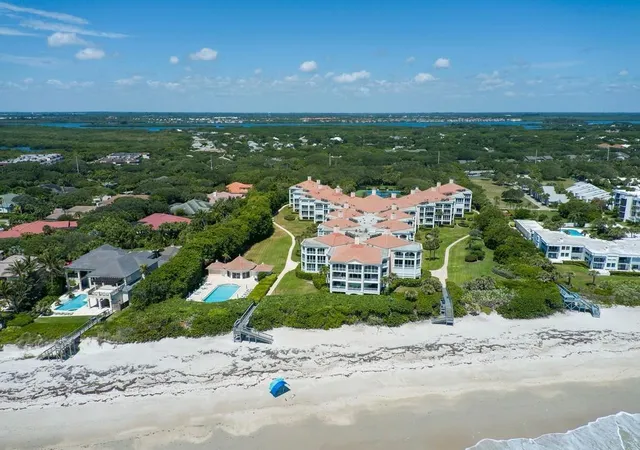 Homes for sale in Vero Beach, FL | 5690 Highway A1a, Vero Beach, FL 32963 | Houzeo