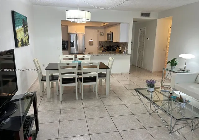 3rd image of 3505 S Ocean Dr #208, Hollywood, FL 33019 | MLS# A11903675