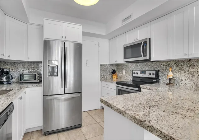 5th image of 3505 S Ocean Dr #208, Hollywood, FL 33019 | MLS# A11903675