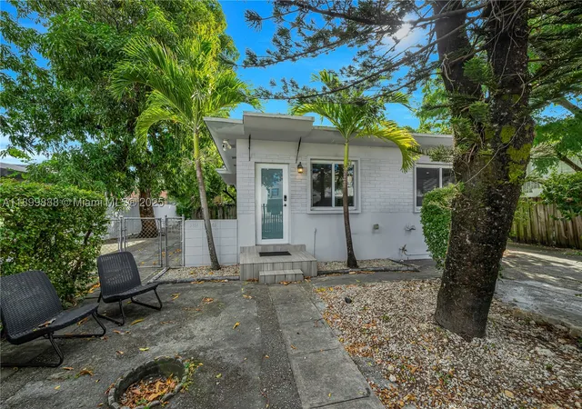 Photo 2 of Multi family home for sale at 3181 Nw 5th Ave, Miami, FL 33127 | MLS# A11899888 | Listing updated on 2026-10-08
