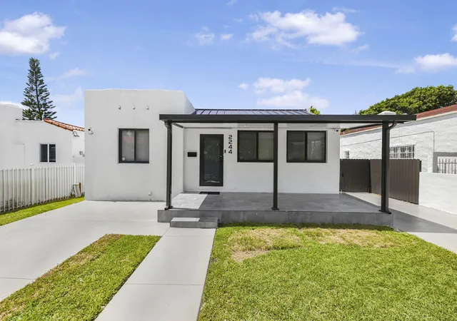 5th image of 2244 Sw 10Th St, Miami, FL 33135 | MLS# R11135896