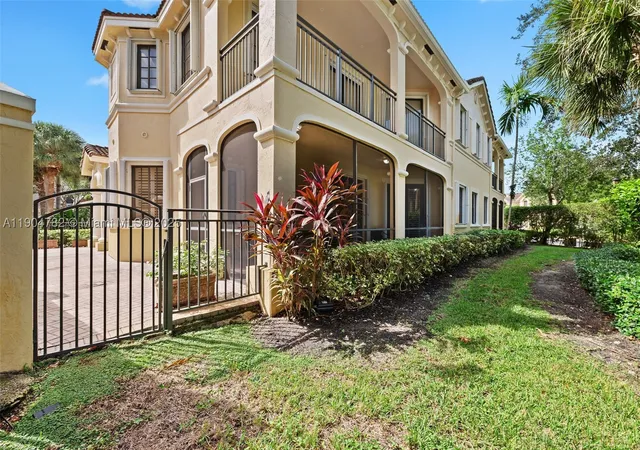 Homes for sale in Weston, FL | 1634 Passion Vine Cir #31-2, Weston, FL 33326 | MLS# A11904782