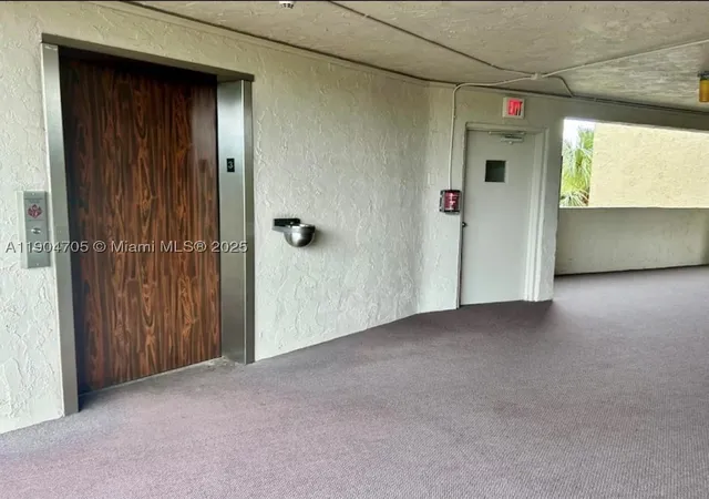 4th image of 3910 Inverrary Blvd #703-B, Lauderhill, FL 33319 | MLS# A11904705