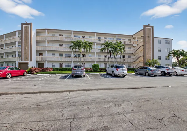 2nd image of 3005 Guildford A, Boca Raton, FL 33434 | MLS# R11136323