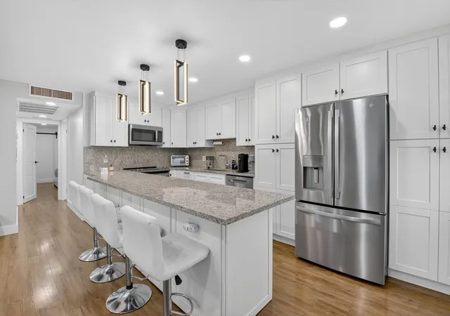 3rd image of 3005 Guildford A, Boca Raton, FL 33434 | MLS# R11136323