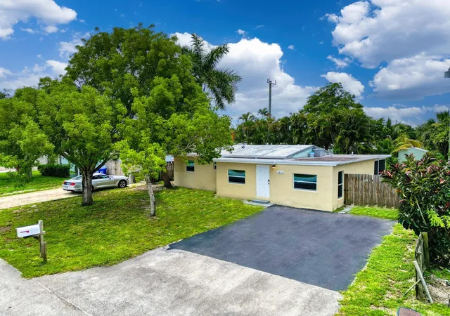 Homes for sale in Pompano Beach, FL | 1412 Ne 25Th Ct, Pompano Beach, FL 33064 | MLS# F10534248