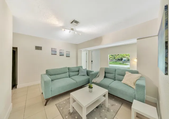 Homes for sale in Pompano Beach, FL | 1412 Ne 25Th Ct, Pompano Beach, FL 33064 | MLS# F10534248