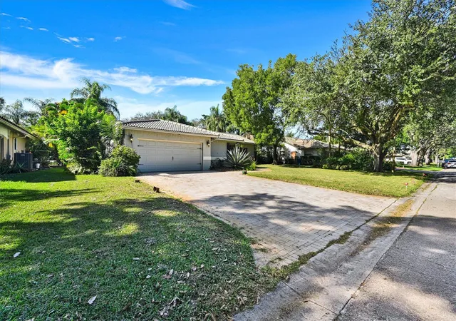34th image of 11350 Nw 1st Pl, Coral Springs, FL 33071 | MLS# F10534178
