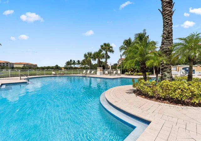 Homes for sale in Hutchinson Island, FL | 17 Harbour Isle Dr W #Ph03, Hutchinson Island, FL 34949 | MLS# R11136442