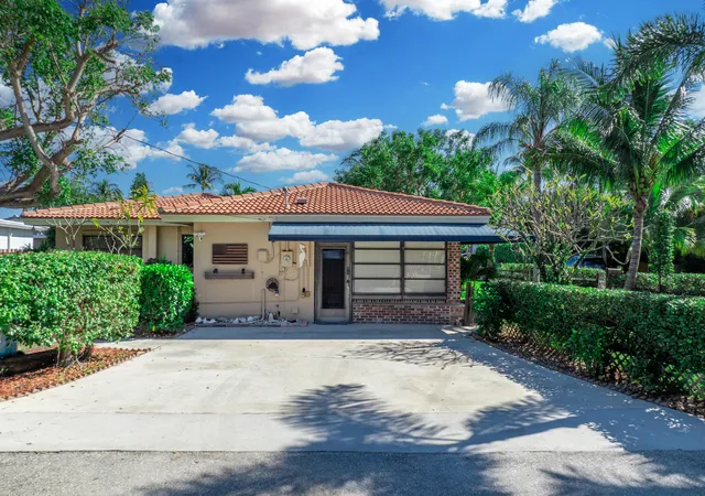 Homes for sale in Boynton Beach, FL | 815 South Rd, Boynton Beach, FL 33435 | MLS# R11136608