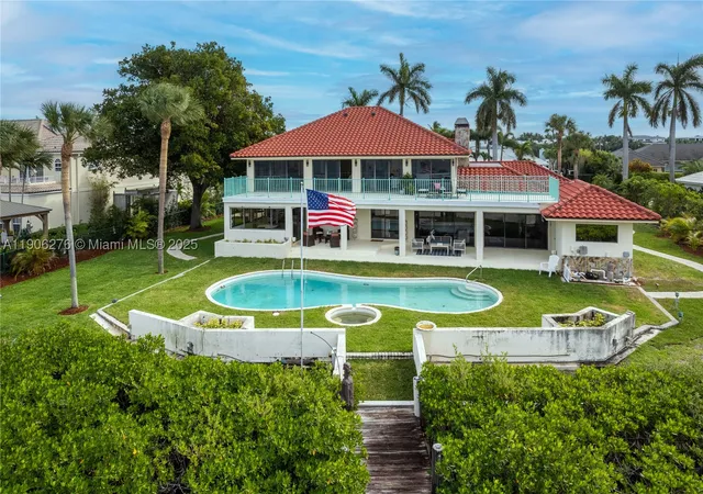 Photo 2 of Single family home for sale at 1635 Lands End Rd, Lantana, FL 33462 | MLS# A11906276 | Listing updated on 2025-11-23