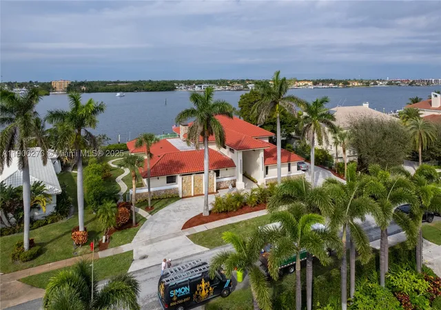 Photo 3 of Single family home for sale at 1635 Lands End Rd, Lantana, FL 33462 | MLS# A11906276 | Listing updated on 2025-11-23