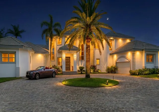 5th image of 15850 Britten Ln, Wellington, FL 33414 | MLS# R11136975