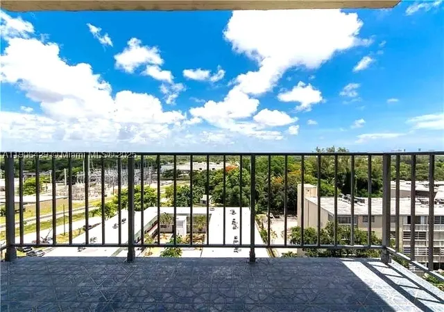 5th image of 1470 Ne 125Th Ter #PH9, North Miami, FL 33161 | MLS# A11906429