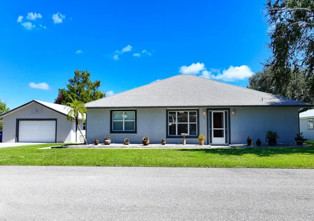 2nd image of 1069 9th St, Okeechobee, FL 34974 | MLS# F10534304
