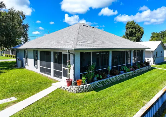 3rd image of 1069 9Th St, Okeechobee, FL 34974 | MLS# F10534304