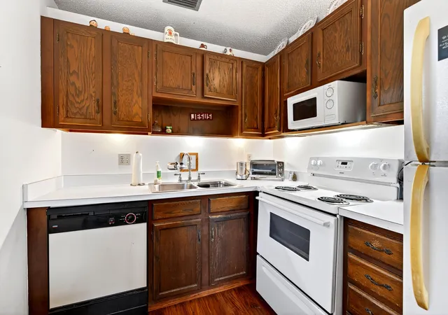 Homes for sale in Vero Beach, FL | 108 Spring Lake Ct #203, Vero Beach, FL 32962 | MLS# R11137185