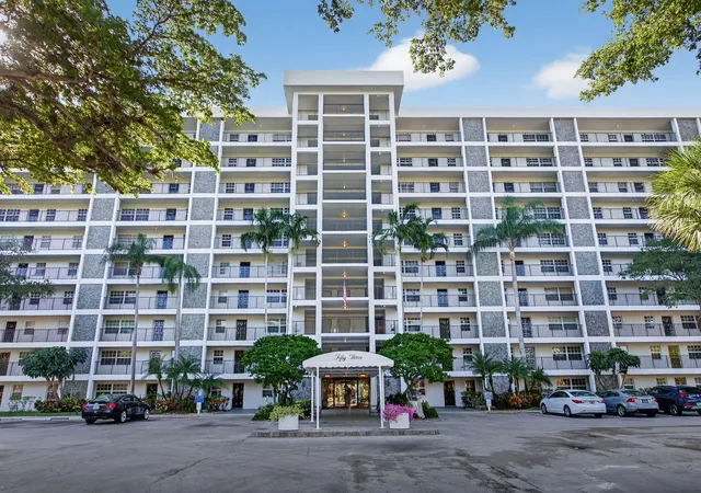 Homes for sale in Pompano Beach, FL | 2900 N Course Dr #905, Pompano Beach, FL 33069 | MLS# R11137311