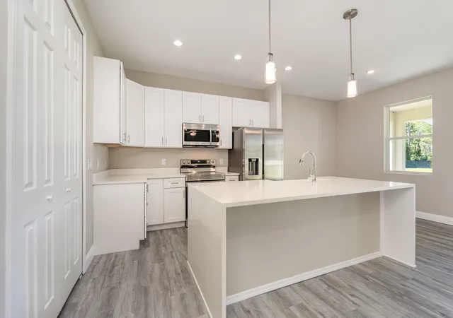 5th image of 1041 Wesberry St Se, Palm Bay, FL 32909 | MLS# R11137451