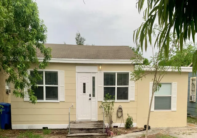 1st image of 708 S Broadway, Lantana, FL 33462 | MLS# R11137689