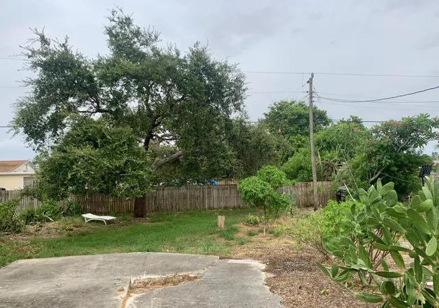 3rd image of 708 S Broadway, Lantana, FL 33462 | MLS# R11137689