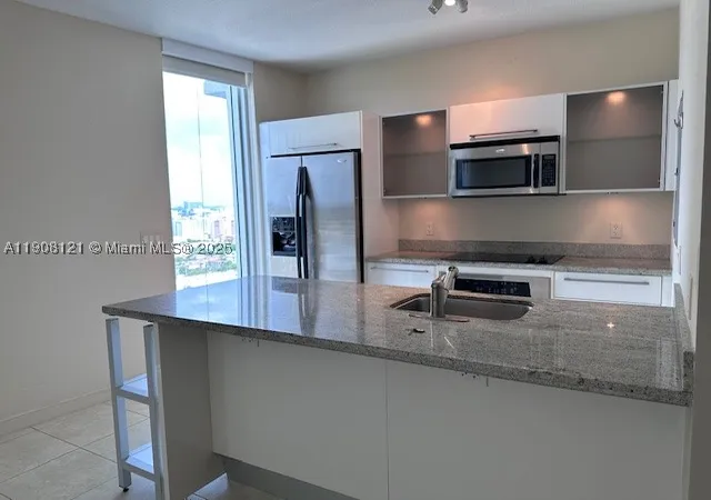 Photo 2 of Condo for sale at 185 Sw 7th St #2300, Miami, FL 33130 | MLS# A11908121 | Listing updated on 2026-10-08