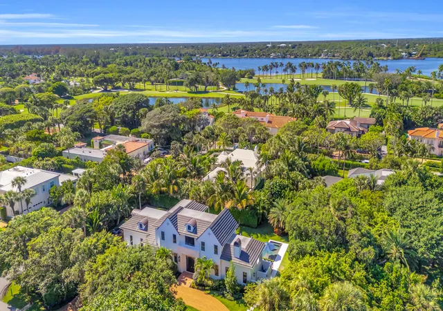 Homes for sale in Jupiter Island, FL | 44 S Beach Rd, Jupiter Island, FL 33455 | MLS# R11138037
