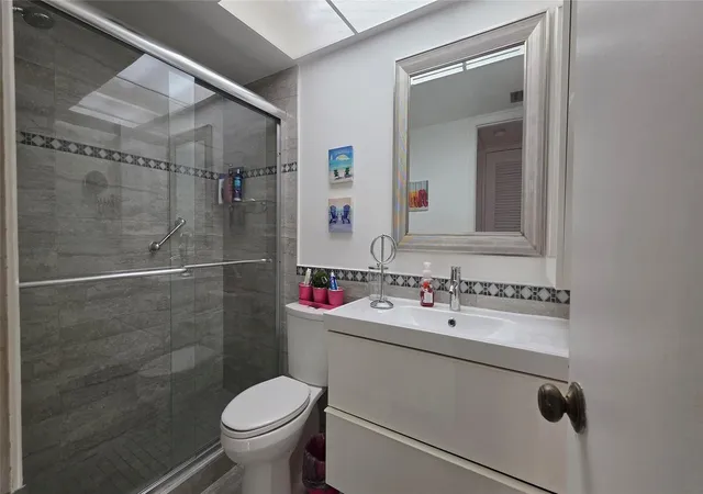 2nd image of 4047 Nw 16Th St, Fort Lauderdale, FL 33313