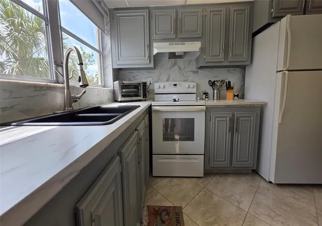 5th image of 4047 Nw 16Th St #302, Fort Lauderdale, FL 33313 | MLS# F10535359