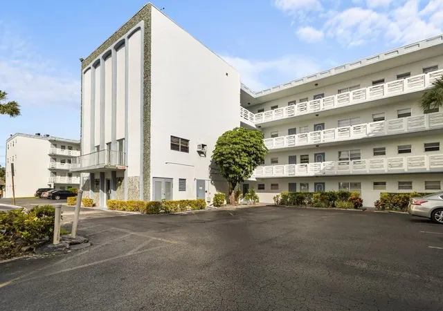 1st image of 4090 Nw 42nd Ave #309, Lauderdale Lakes, FL 33319 | MLS# F10535318