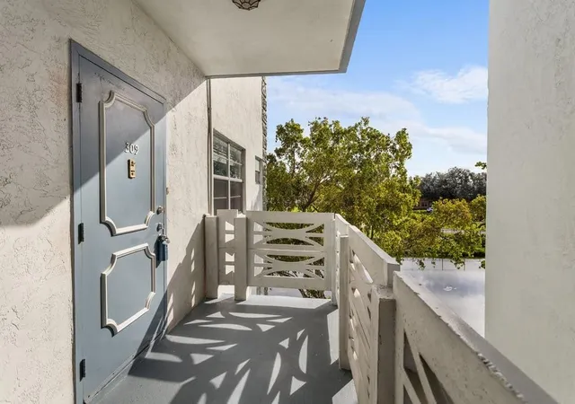 3rd image of 4090 Nw 42Nd Ave, Lauderdale Lakes, FL 33319