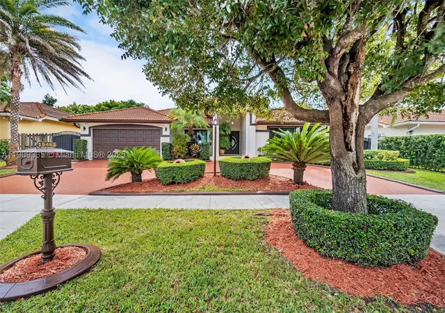 Photo 1 of Single family home for sale at 15462 Sw 115th St, Miami, FL 33196 | MLS# A11909335 | Listing updated on 2026-10-08