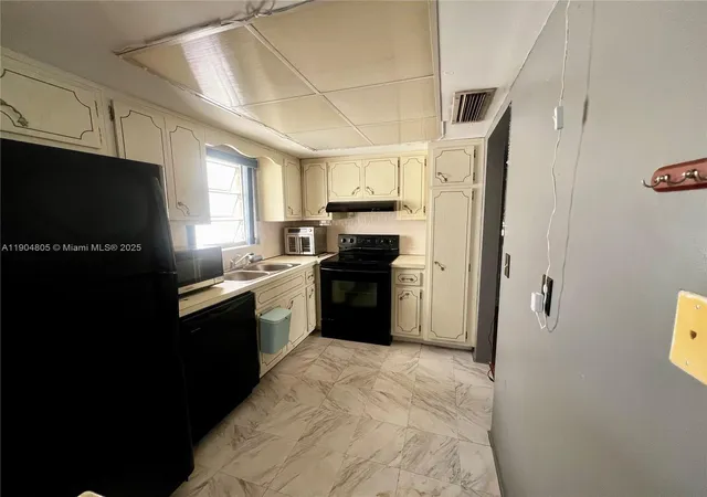 4th image of 1501 Arthur St #7, Hollywood, FL 33020 | MLS# A11904805
