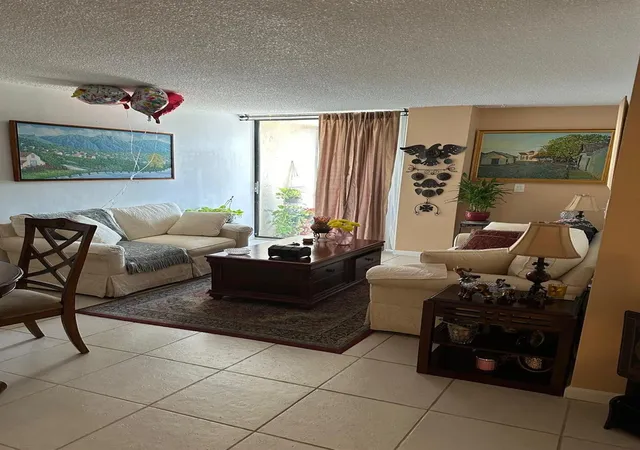 3rd image of 2821 Ne N Miami Bch Blvd, North Miami Beach, FL 33160