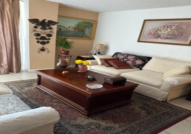 4th image of 2821 Ne N Miami Bch Blvd, North Miami Beach, FL 33160