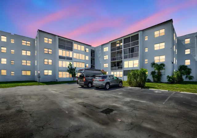 Homes for sale in Lauderdale Lakes, FL | 2800 Somerset Dr #218j, Lauderdale Lakes, FL 33311 | MLS# F10535398