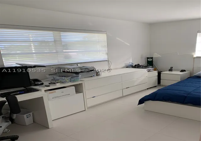 Listing Photo 4 - Condo for sale in building located at 1501 Arthur St, Hollywood, FL 33020 - Unit #10