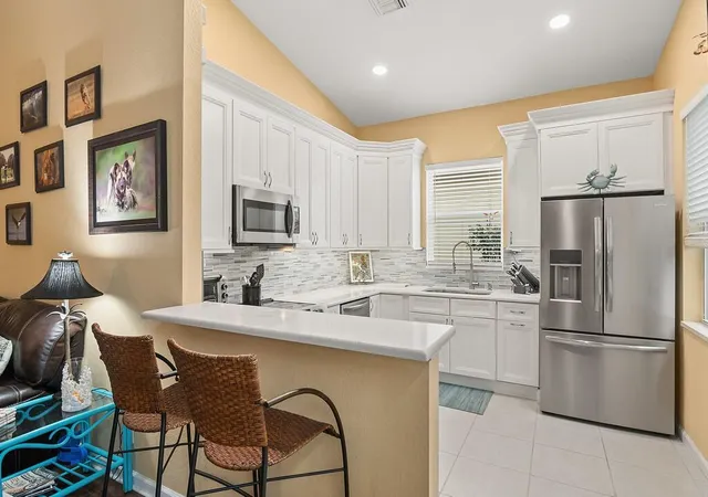 4th image of 6159 Arlington Wy, Fort Pierce, FL 34951 | MLS# R11139127