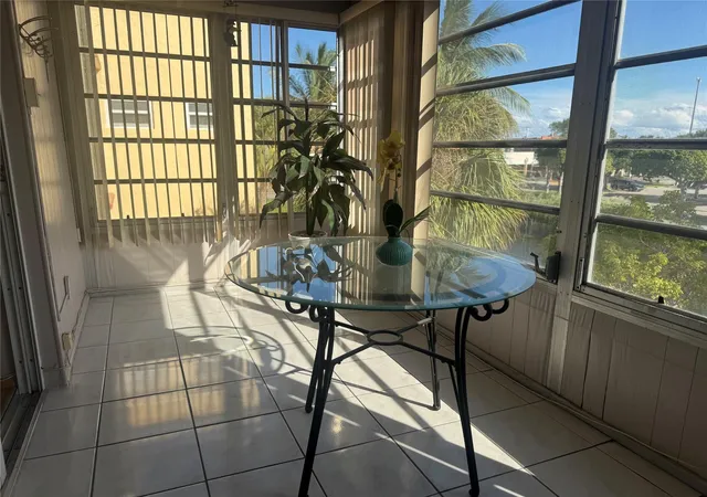 Homes for sale in Lauderdale Lakes, FL | 3940 Nw 42 Avenue, Lauderdale Lakes, FL 33319 | Houzeo