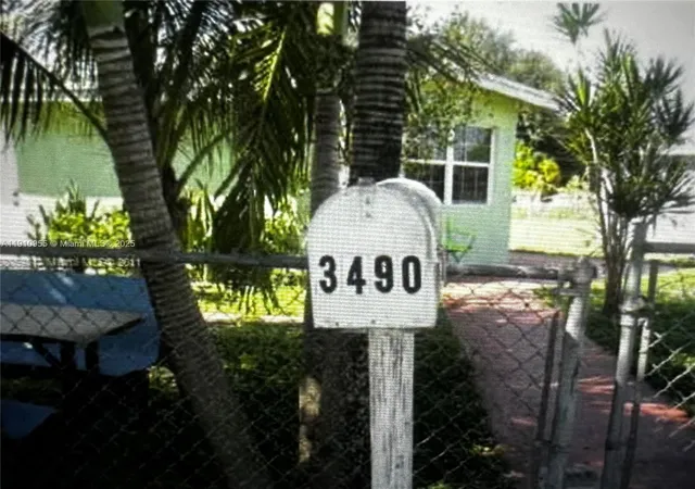 Homes for sale in West Park, FL | 3490 Sw 56th Ave, West Park, FL 33023 | MLS# A11910955