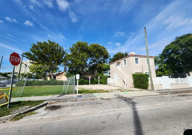 Photo 1 of House for sale at 243 Sw 10Th Ave, Miami, FL 33130 | MLS# A11911892 | Listing updated on 2026-07-24