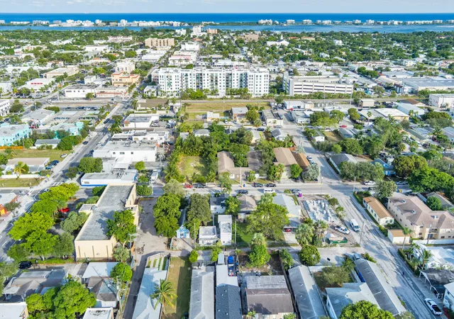 4th image of 19 S E St, Lake Worth Beach, FL 33460 | MLS# R11139720