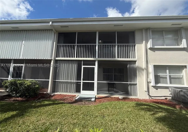 2nd image of 2203 Se 27th Dr #102-A, Homestead, FL 33035 | MLS# A11912491