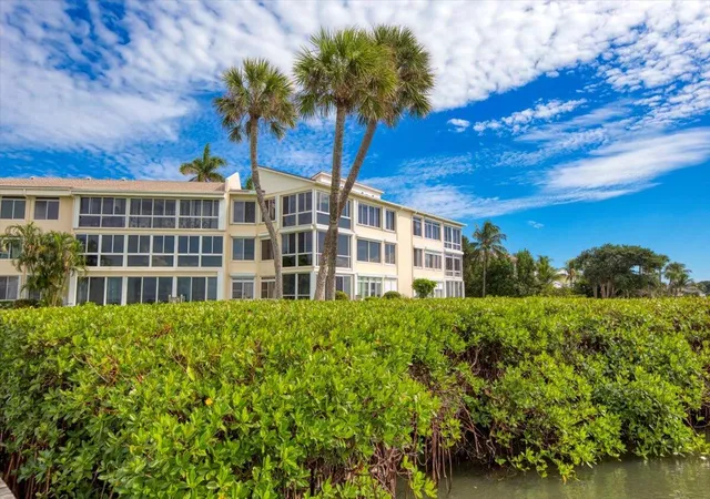Homes for sale in Stuart, FL | 2370 Ne Ocean Blvd, Stuart, FL 34996