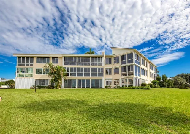 Homes for sale in Stuart, FL | 2370 Ne Ocean Blvd, Stuart, FL 34996