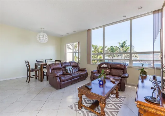 Homes for sale in Hollywood, FL | 326 Harrison St #302a, Hollywood, FL 33019 | MLS# F10535896