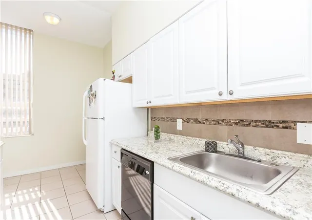 Homes for sale in Hollywood, FL | 326 Harrison St #302a, Hollywood, FL 33019 | MLS# F10535896
