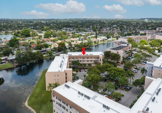 4th image of 10422 Nw 24Th Pl, Sunrise, FL 33322