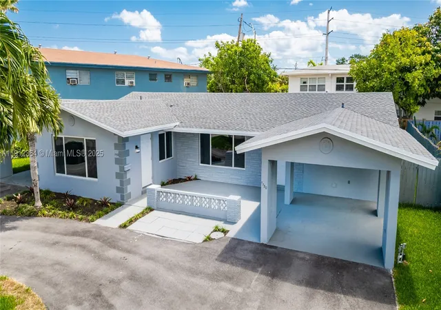 Photo 3 of House for sale at 1750 Ne 52Nd St, Oakland Park, FL 33334 | MLS# A11912364 | Listing updated on 2026-08-13